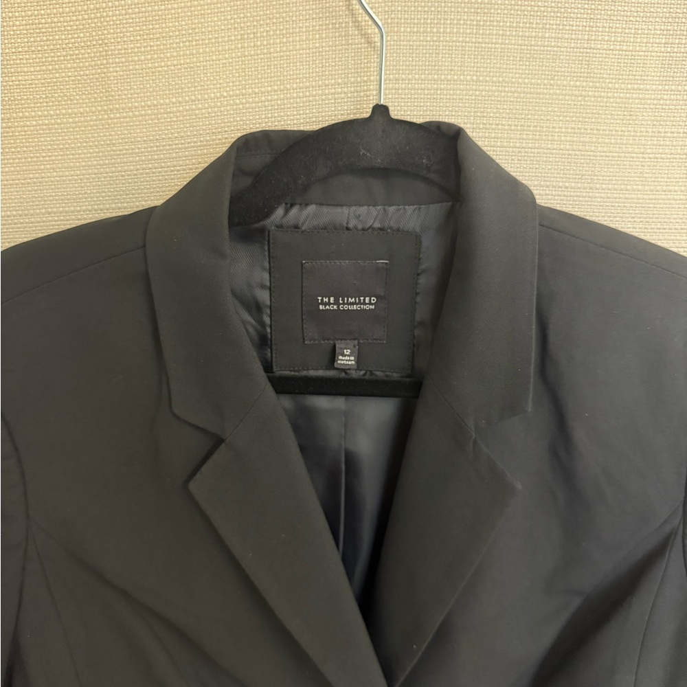 The Limited Black Women's Blazer - Picture 2 of 3